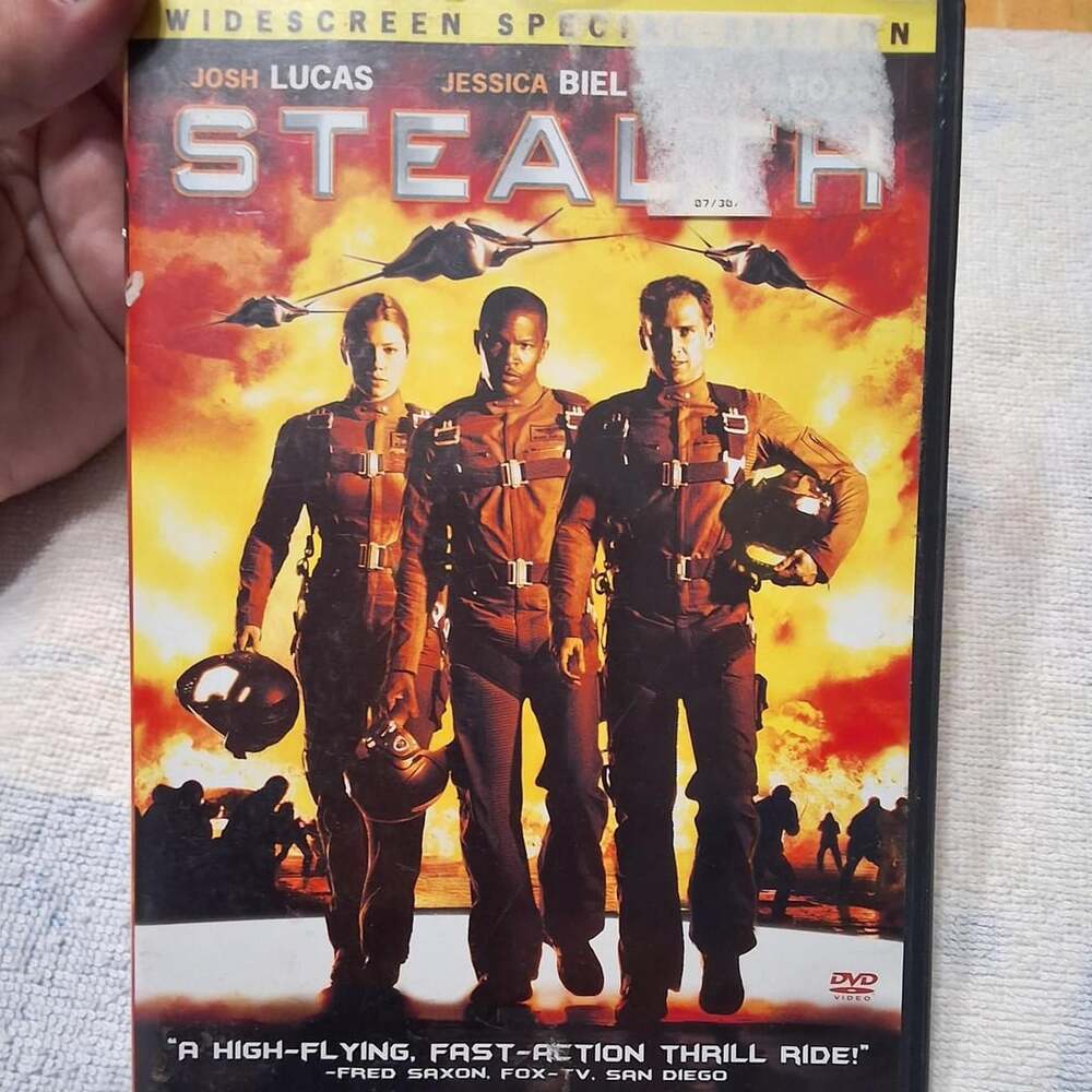 20th Century Fox Chain Reaction DVD Keanu Reeves Morgan Freeman